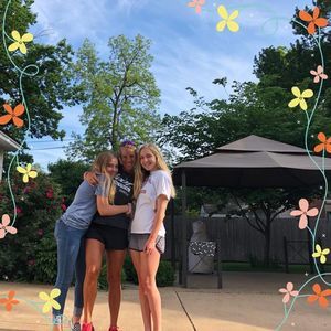 Meet your Posher, Denise